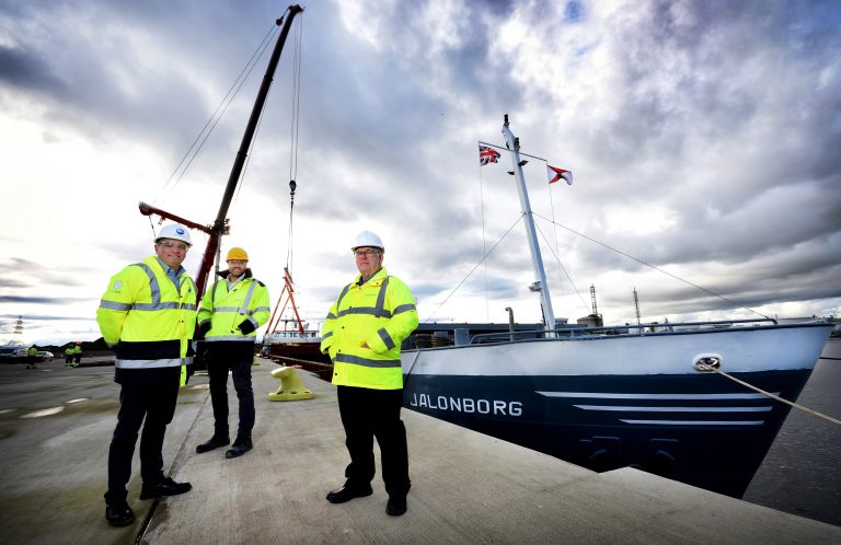 First supply vessel arrives at SeAH Wind factory